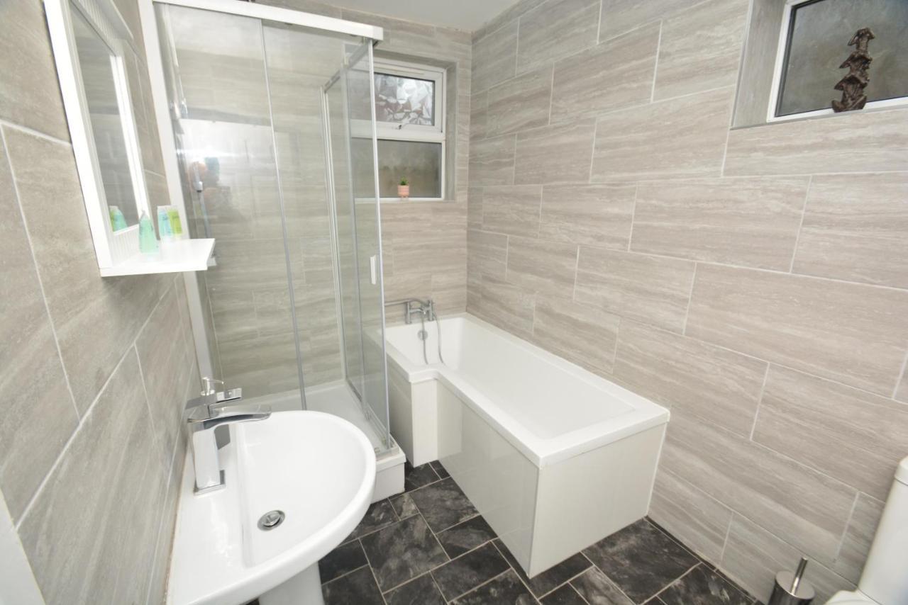 Spacious And Homely 2 Bedroom Flat - Suitelivin เกทส์เฮด ภายนอก รูปภาพ
