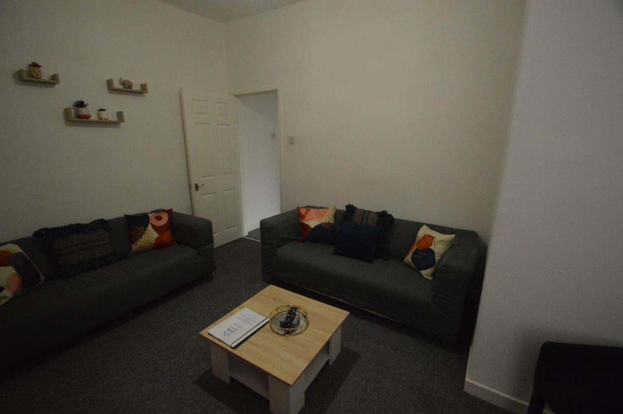 Spacious And Homely 2 Bedroom Flat - Suitelivin เกทส์เฮด ภายนอก รูปภาพ