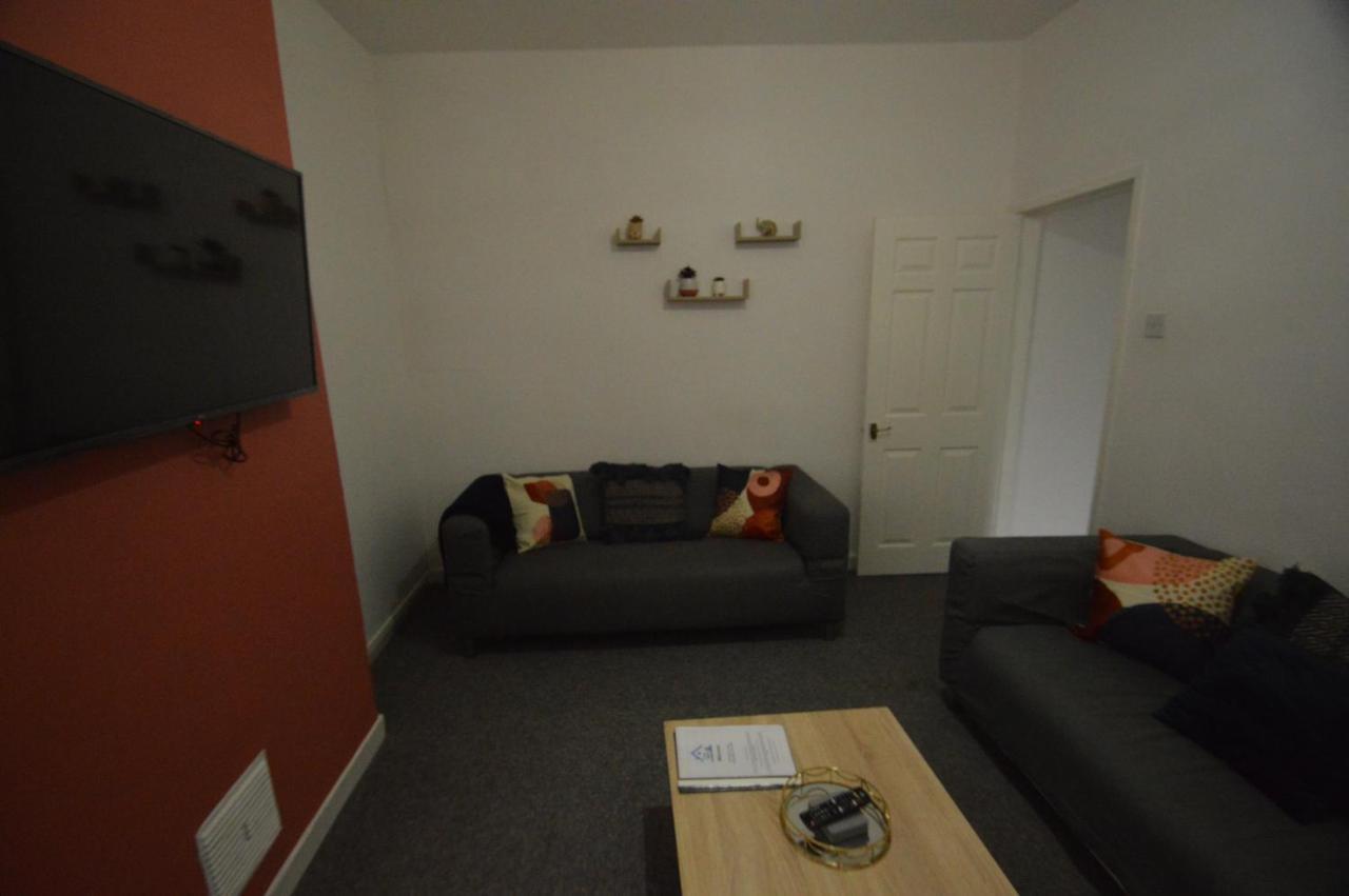 Spacious And Homely 2 Bedroom Flat - Suitelivin เกทส์เฮด ภายนอก รูปภาพ