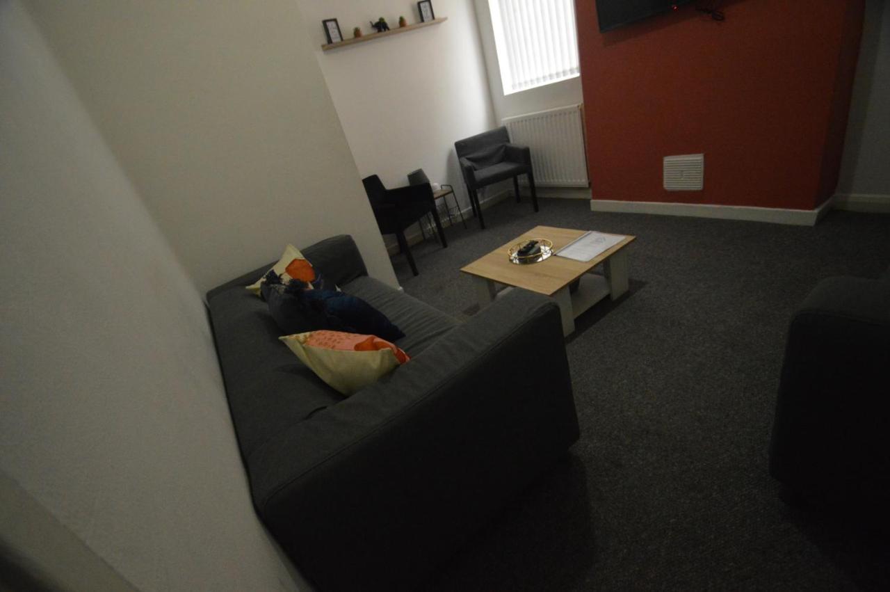 Spacious And Homely 2 Bedroom Flat - Suitelivin เกทส์เฮด ภายนอก รูปภาพ